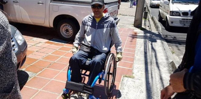 Teusaquillo entrega 130 ayudas técnicas a personas en condición de discapacidad